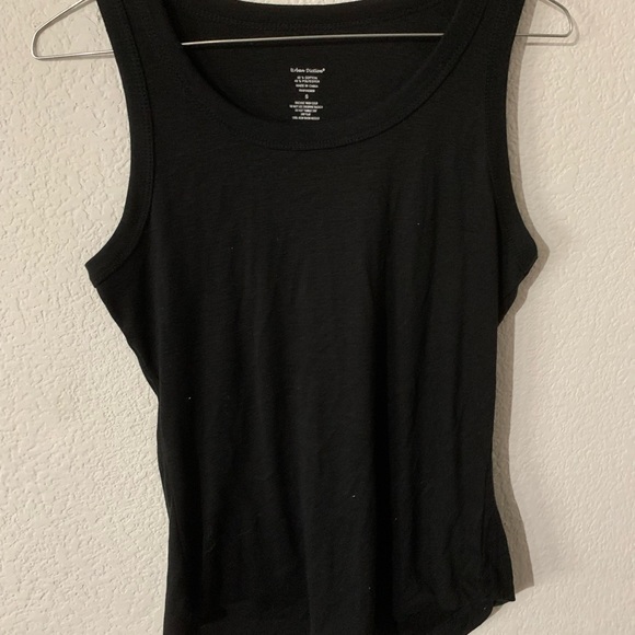 Multiple Tank Tops - Picture 5 of 9